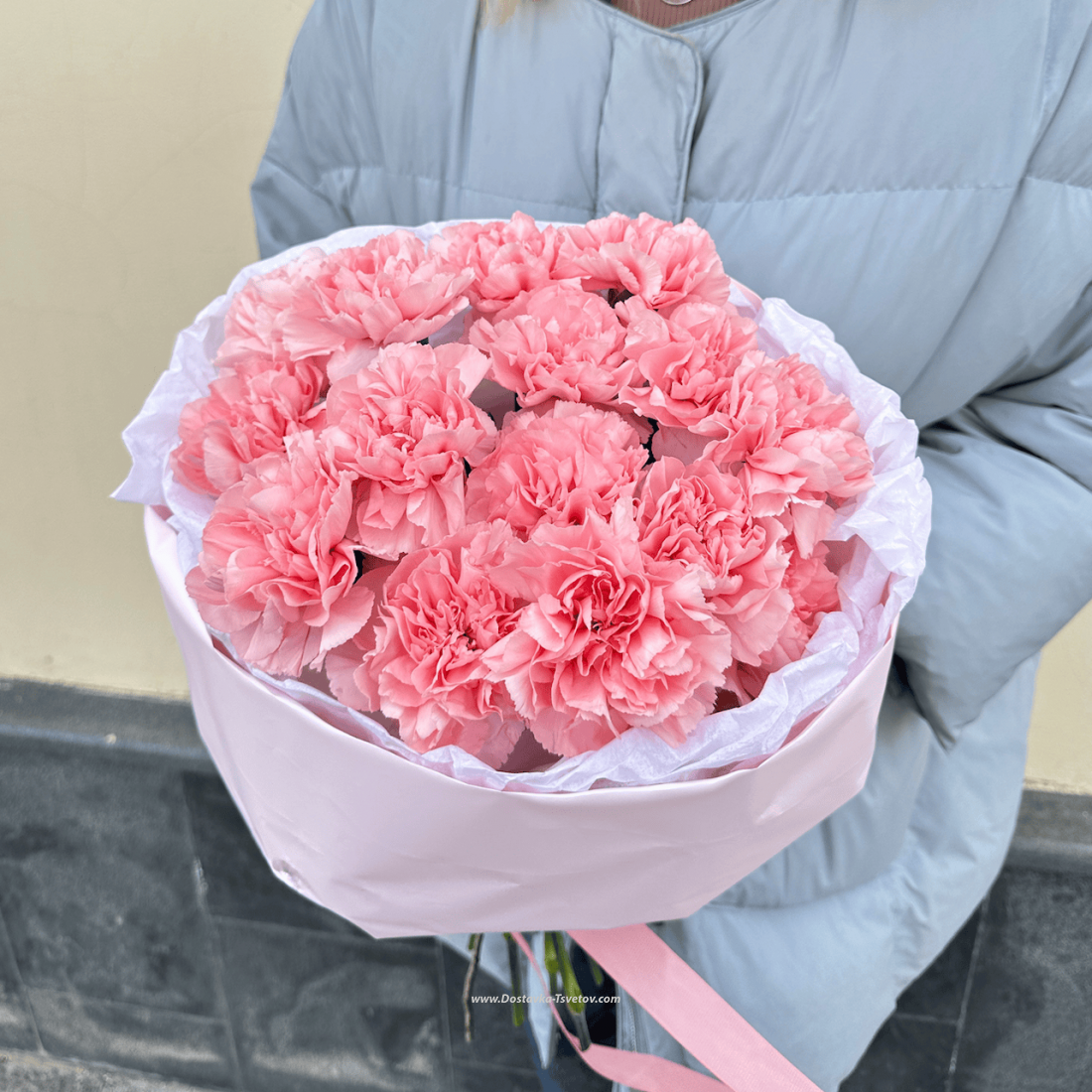 Букет из розовых гвоздик